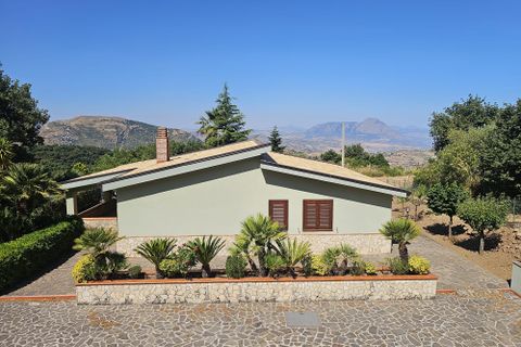 Villa in Collesano, Palermo, Collesano - € 190.000 | Ref: 10640 - foto 2